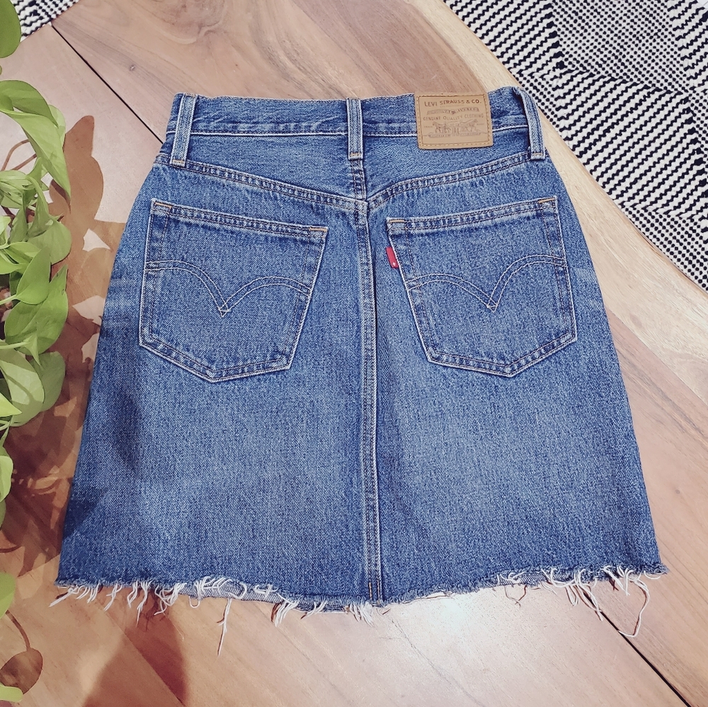 Rare LEVI's Classic Blue Ribcage V Yoke Frayed Skirt